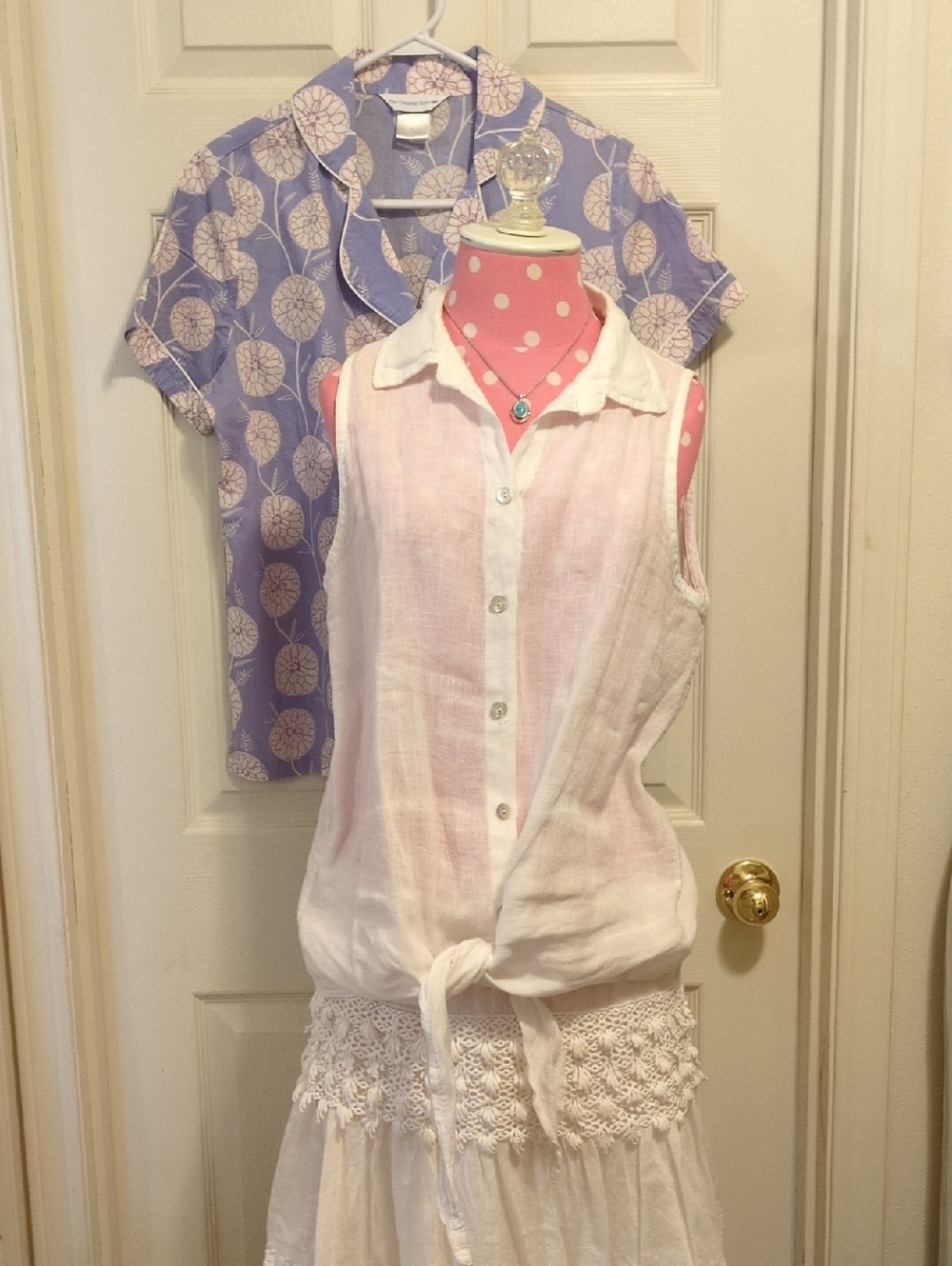 Sleeveless Tie-Front White Linen Blend Button Shirt
